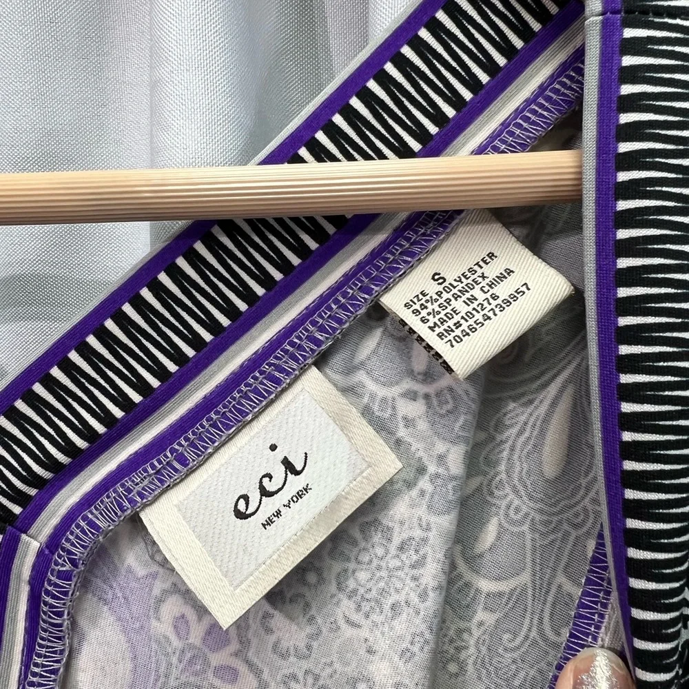 ECI New York Grey, White, Purple and Black Paisley V-neck Long Sleeve Dress - SM - Picture 7 of 10